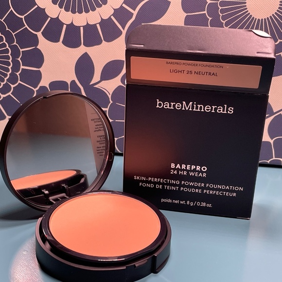 bareMinerals BAREPRO 24Hr Wear Skin-Perfecting Powder Foundation Light 25 Neutra - Picture 4 of 7